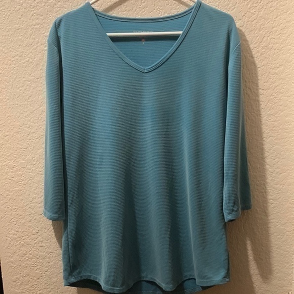 Segments made in Canada women’s top